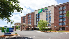 Holiday Inn Express & Suites Bloomington West, an IHG Hotel